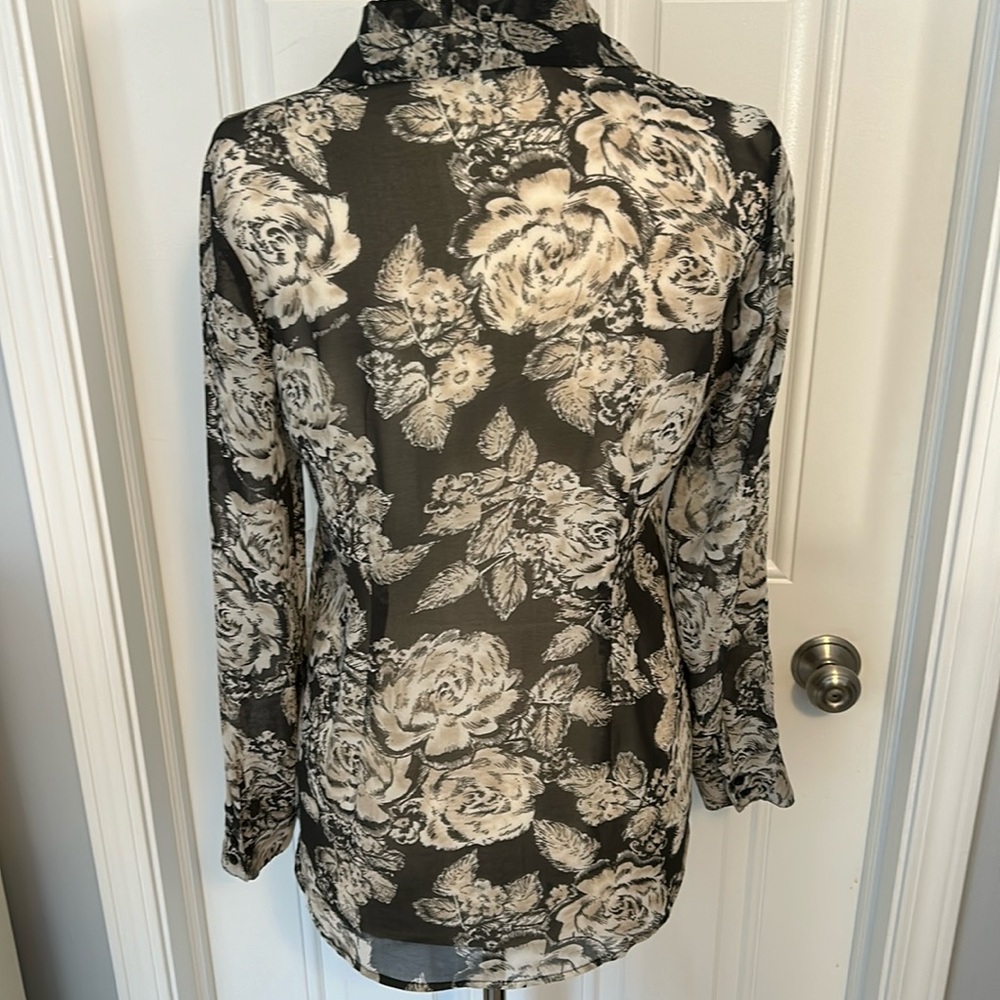 CAbi Irresistible Sheer Button Down Floral Ruffle Top women’s Small style 555